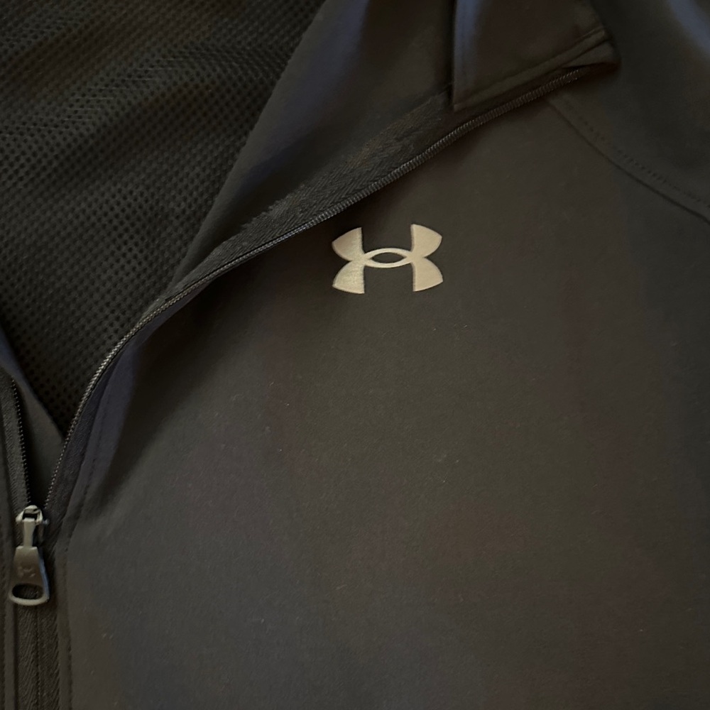 Under Armour Black HeatGear Running Jacket - Picture 3 of 5